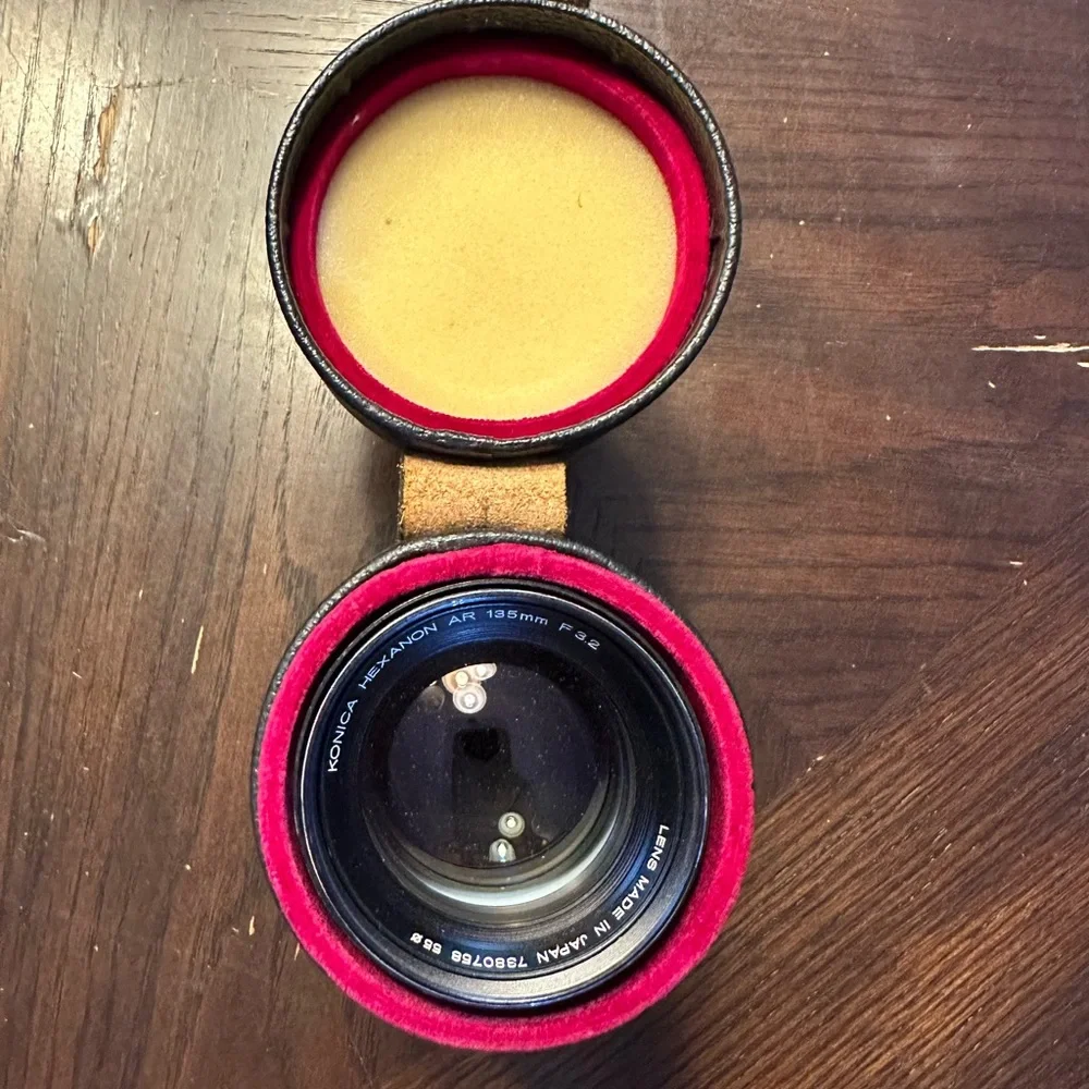 KONICA HEXANON AR 135MM F/3.2 TELEPHOTO LENS. KONICA AR MOUNT CLEAN GLASS & CASE